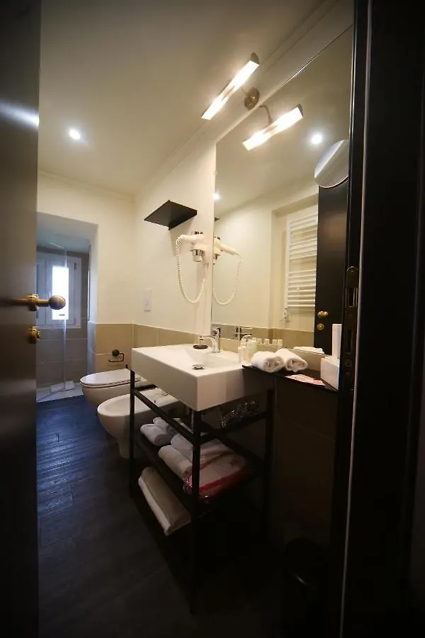 Relais Luxury Corso Hotel Roma 2*,