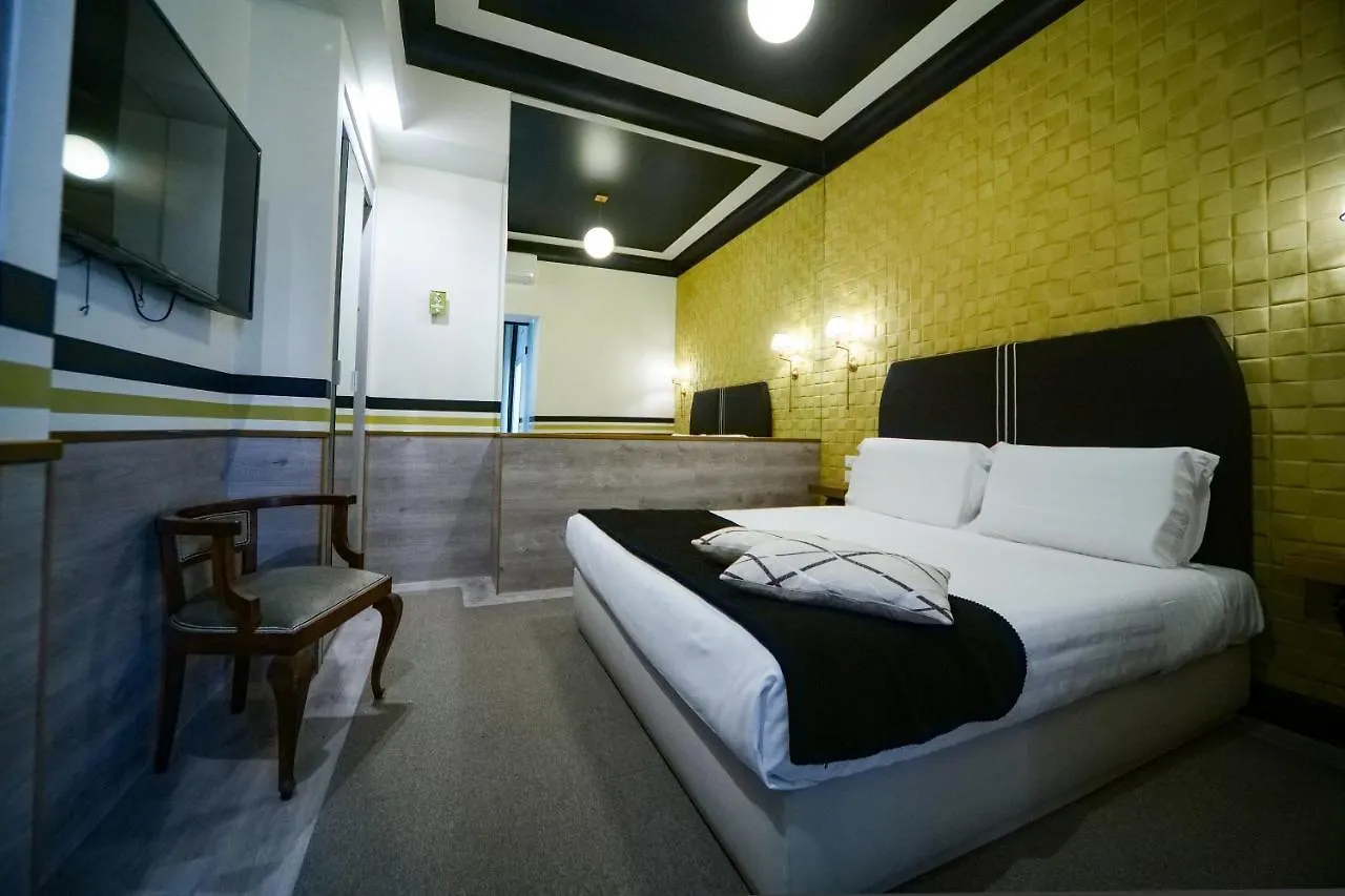 Relais Luxury Corso Hotel Roma 2*,