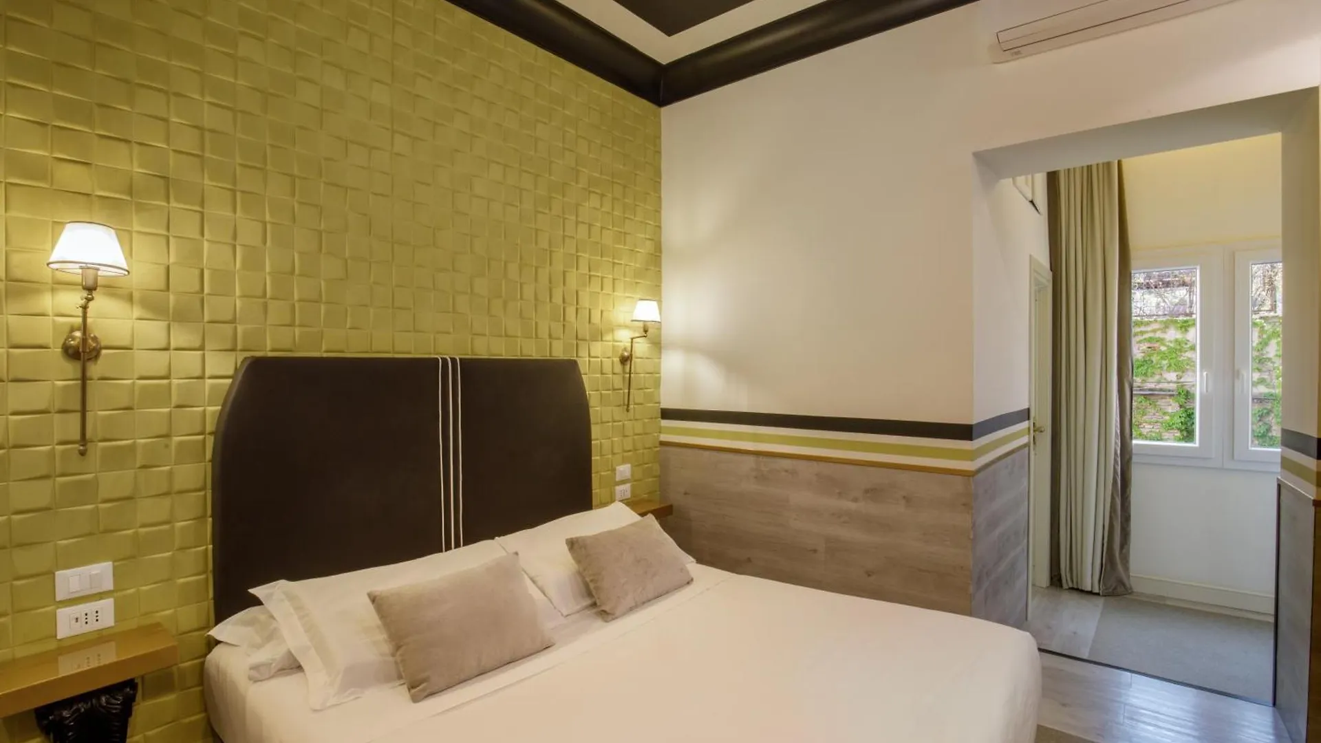 Relais Luxury Corso Hotel Rome 2*,  Italy